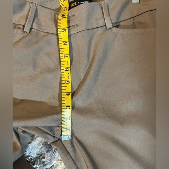 Lee Women's secretly shapes Mid-Rise straight leg tan career casual Pant. 14 - Picture 3 of 8